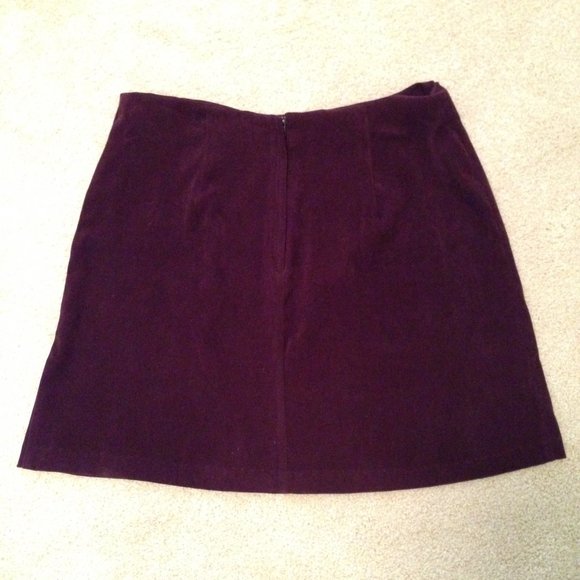 Skirt-Wine Color Velvet-Mid Length Short - Picture 2 of 8